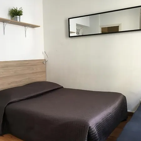 Du Petit Louvre Hotell