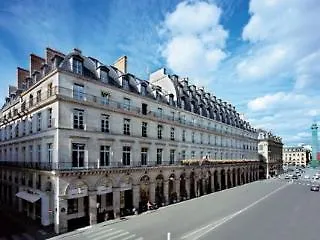 מלון Du Petit Louvre