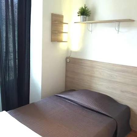 Du Petit Louvre Szálloda Nizza