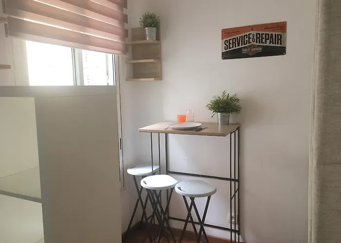 Du Petit Louvre فندق *