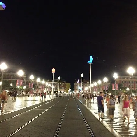 فندق Du Petit Louvre