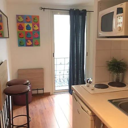 فندق Du Petit Louvre