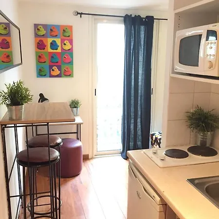 Du Petit Louvre * نيس