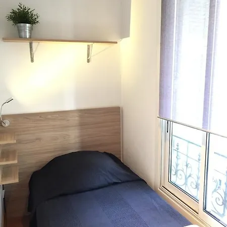 Du Petit Louvre * نيس