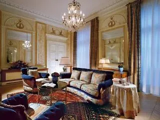 Du Petit Louvre Hotel Nicea