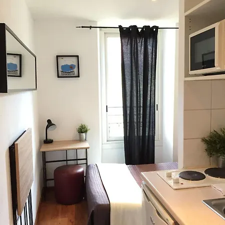 Du Petit Louvre فندق *